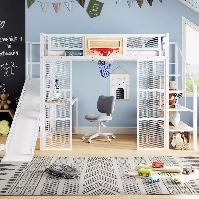 Lit mezzanine pleine grandeur en métal avec bureau intégré, armoire ouverte, panier de basket, toboggan et escalier