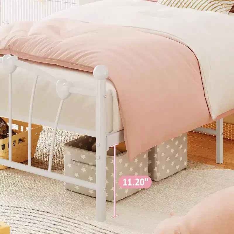 Cadre de lit doubleCadre de lit en métal en forme de cœur avec tête et pied de lit et rangement sous le litPas besoin de sommier tapissier