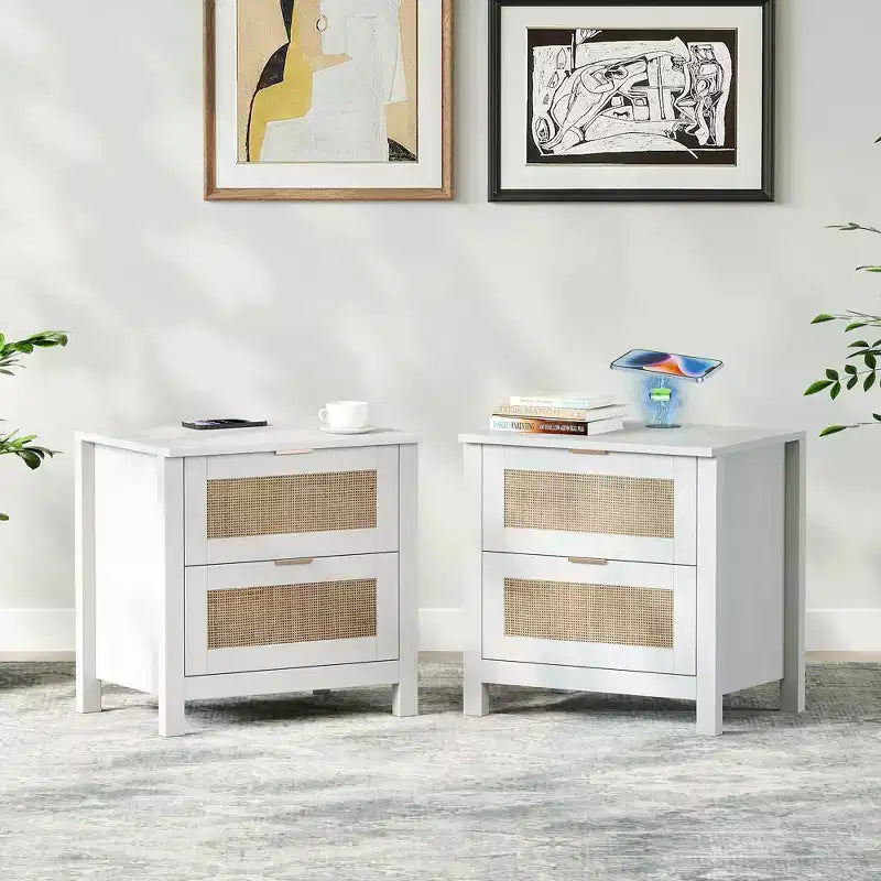Tables de chevet en rotin avec station de recharge sans fil, tables d'appoint modernes du milieu du siècle avec 2 tiroirs tressés bohèmes, tables de chevet en bois