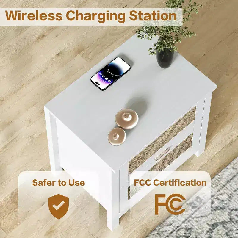 Tables de chevet en rotin avec station de recharge sans fil, tables d'appoint modernes du milieu du siècle avec 2 tiroirs tressés bohèmes, tables de chevet en bois